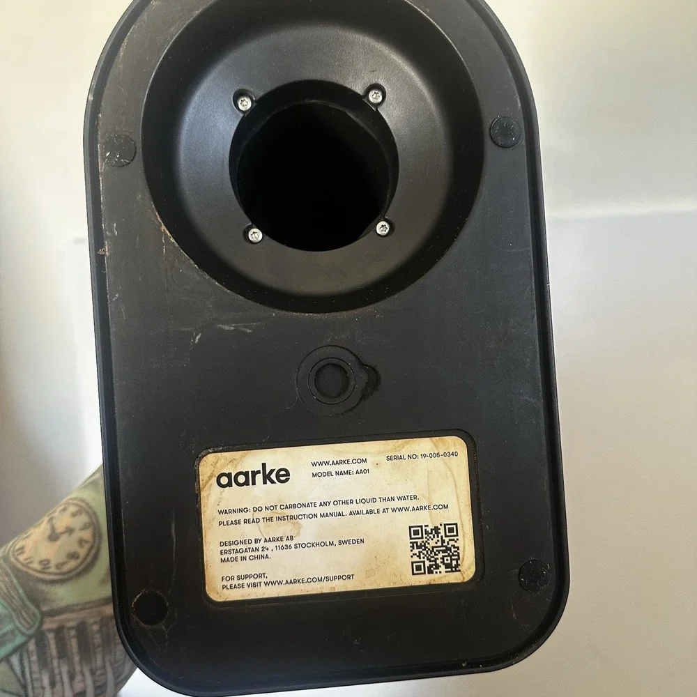 AARKE Carbonator AA01 Sparkling Water Soda Maker Matte Black Cordless Machine